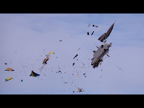 GIGANTIC RC CRASH SAAB GRIPEN XXXL 1:2 SCALE MODEL TURBINE JET FATAL END TOTAL DESTROYED