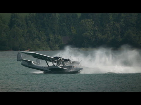 Seaplane Performs Spin Upon Water Landing