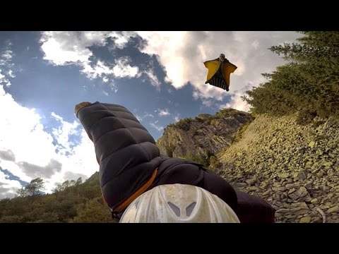 The Great Dario-Rear View - Graham Dickinson &amp; Dario Zanon -Crazy Wingsuit Flight