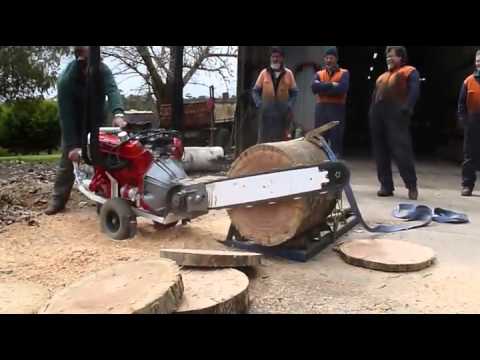 Angry 4.1 Litre V8 Chainsaw From Down Under!