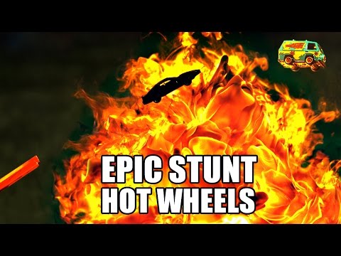 Hot Wheels STUNT RACE- Slow Mo (2500 FPS)