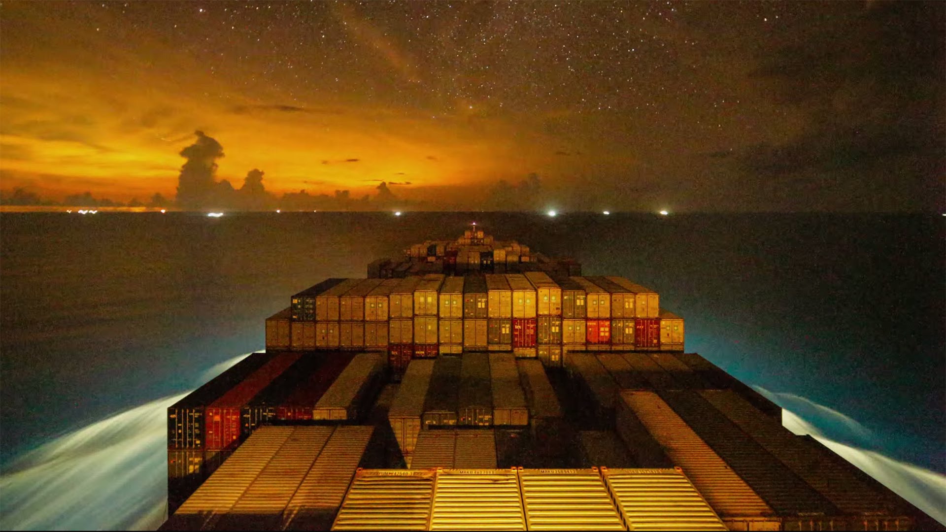 4000 Kilometer und 78.000 Fotos: Ein Containerschiff im Zeitraffer
