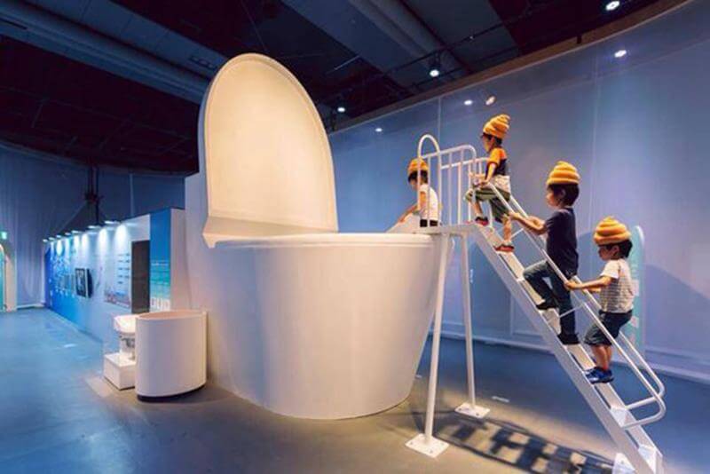 toilet-exhibiti-tokyo-1-595x397