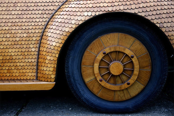 Great_Wooden_VW_Beetle_Made_by_Bosnian_Pensioner_Momir_Bojic_2016_07