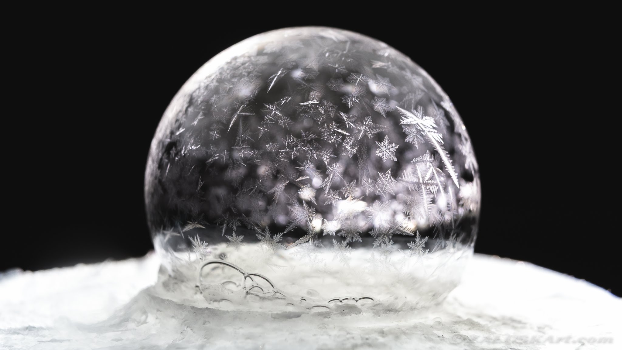 Ein Video wie Seifenblasen bei -15º einfrieren